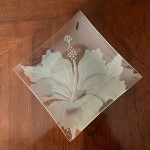 Island Plantation Hibiscus plate